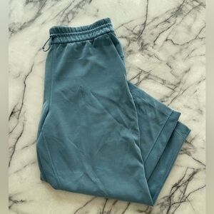 Lululemon softstreme high rise straight leg cropped pant-size 12 blue